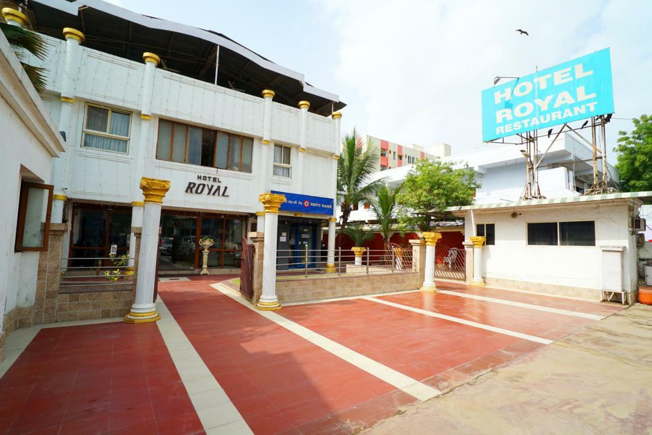 Hotel Royal Ahmedabad Exterior photo